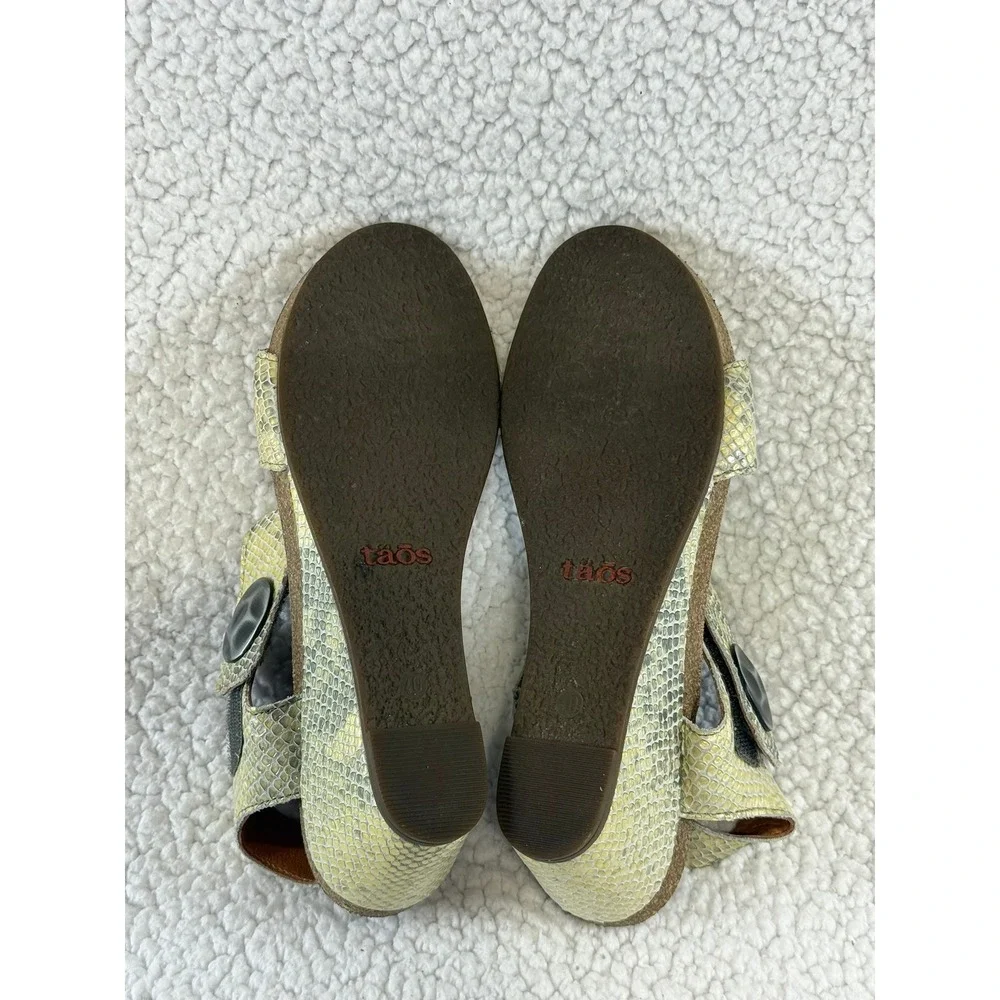 Taos Women 3209 Wedge Sandals Yellow Snakeskin Print Leather‎ Metallic Size 40